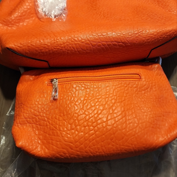 A small purse inside another bigger purse - Picture 1 of 6